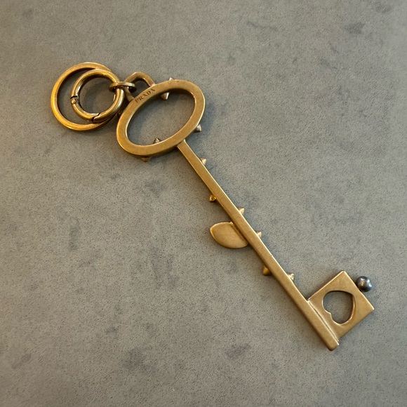 PRADA RUNWAY Gold Tone Metal FLOWER Thorns Logo SKELETON KEY